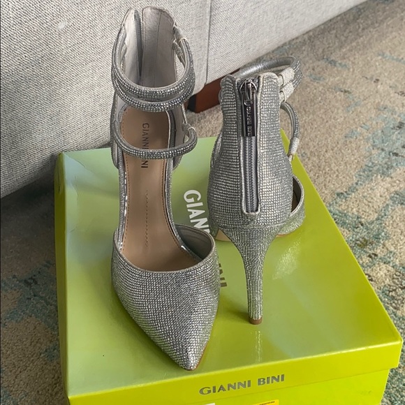 Heels Gianni Bini Anyssah Silver - Picture 3 of 6